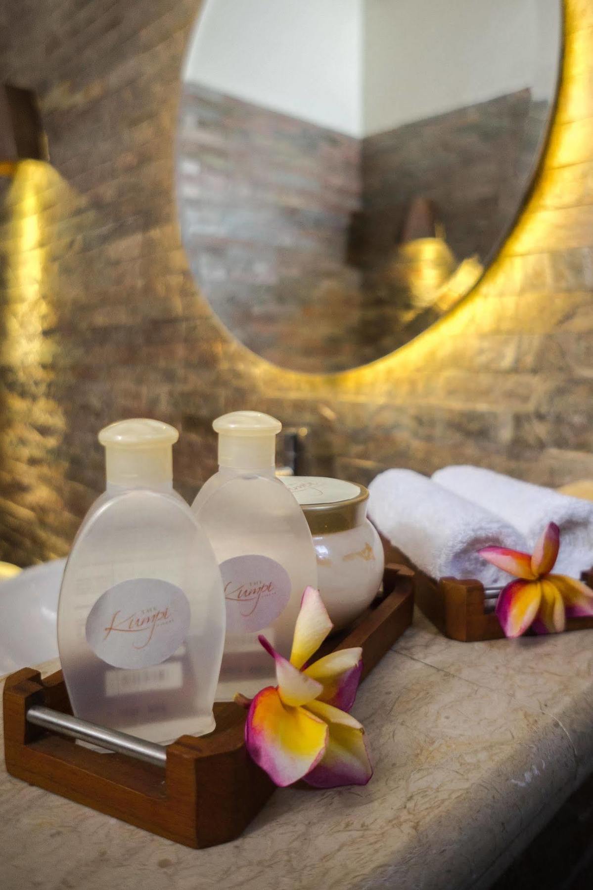 The Kumpi Villas Seminyak  Bagian luar foto